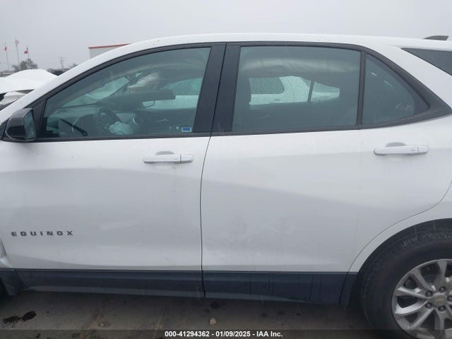 3GNAXHEV3KS581645 Chevrolet EQUINOX LS