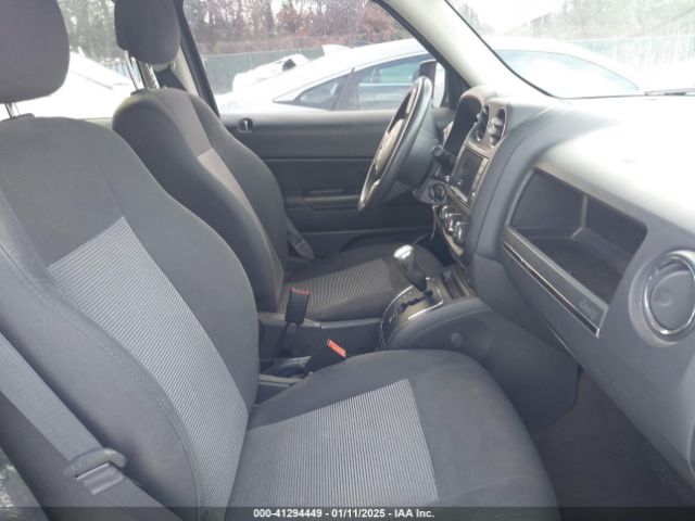 1C4NJRFB5GD558364 Jeep Patriot Latitude
