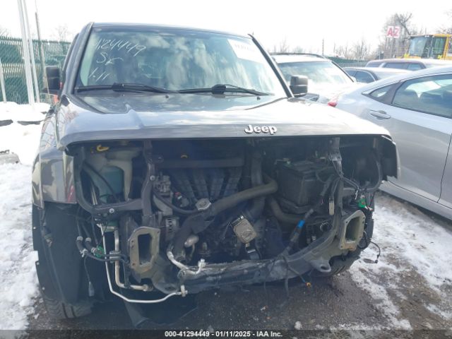 1C4NJRFB5GD558364 Jeep Patriot Latitude