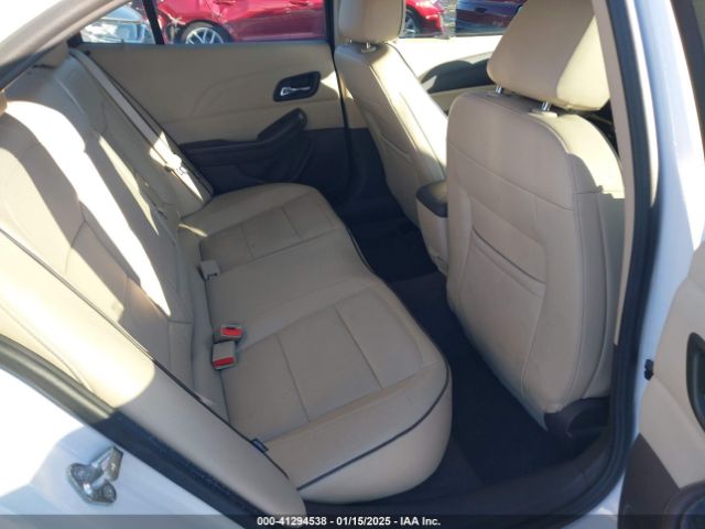 1G11D5SLXFF237302 Chevrolet MALIBU 2LT