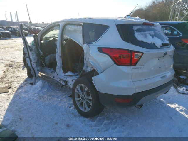 1FMCU0GD2KUA51890 Ford ESCAPE SE
