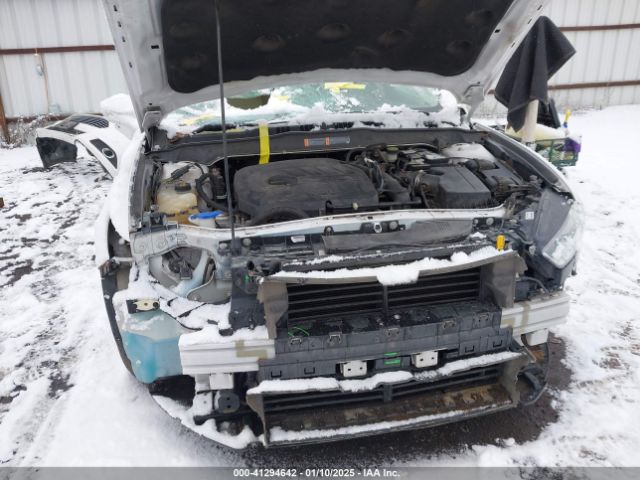 3FA6P0HD9FR258237 Ford FUSION SE