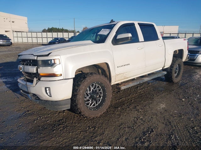 Chevrolet Silverado 1500 2lt 2018 3GCUKREC7JG502780 Image 2