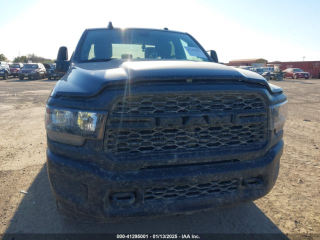 3C6UR5HL9PG587010 RAM 2500 Tradesman  4x4 8' Box