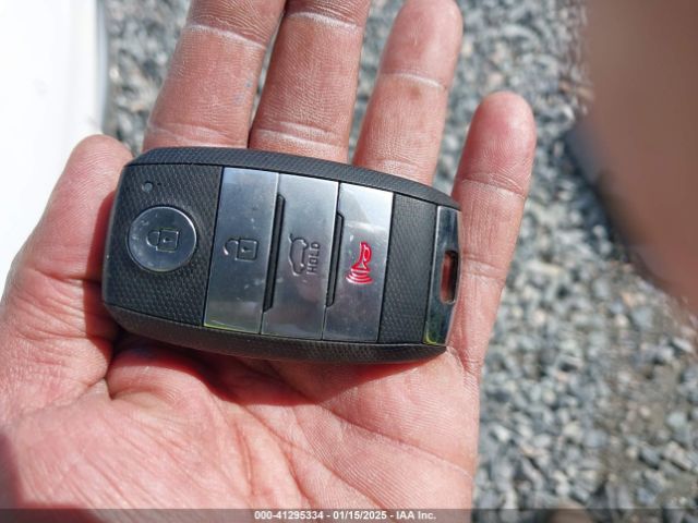 5XYPK4A57JG380752 KIA Sorento Sx V6