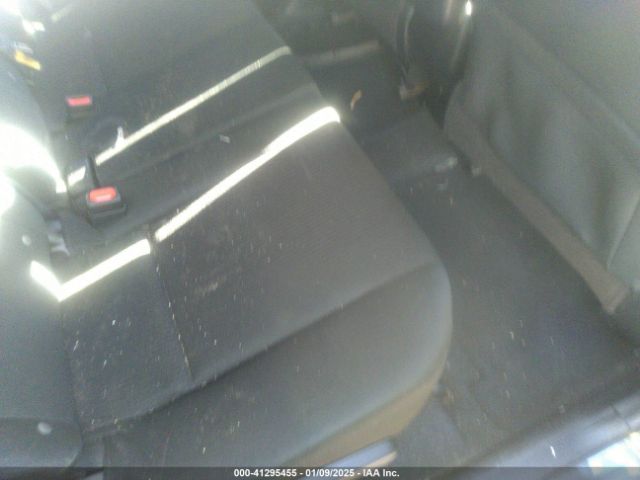 JTMZFREV7GJ063518 Toyota RAV4 LE