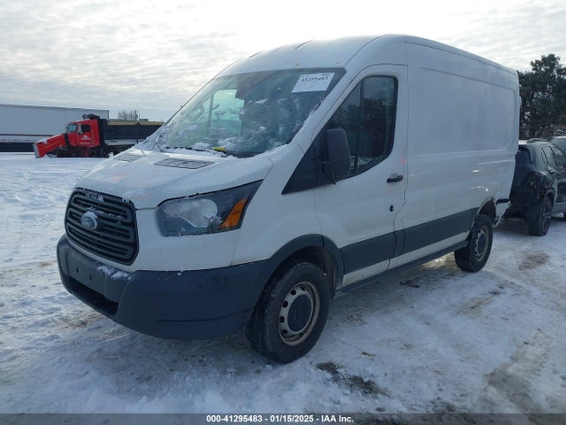Ford Transit-250 2016 1FTYR1CG7GKB45025 Image 2