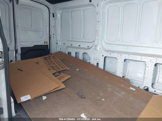 Ford Transit-250 2016 1FTYR1CG7GKB45025 Image 8