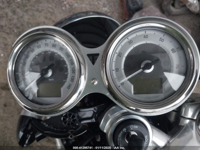 2021 TRIUMPH MOTORCYCLE THRUXTON SMTD56HR6MTAD3291 Photo 6