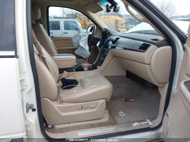 2009 CADILLAC ESCALADE 1GYFK232X9R267887 Photo 4