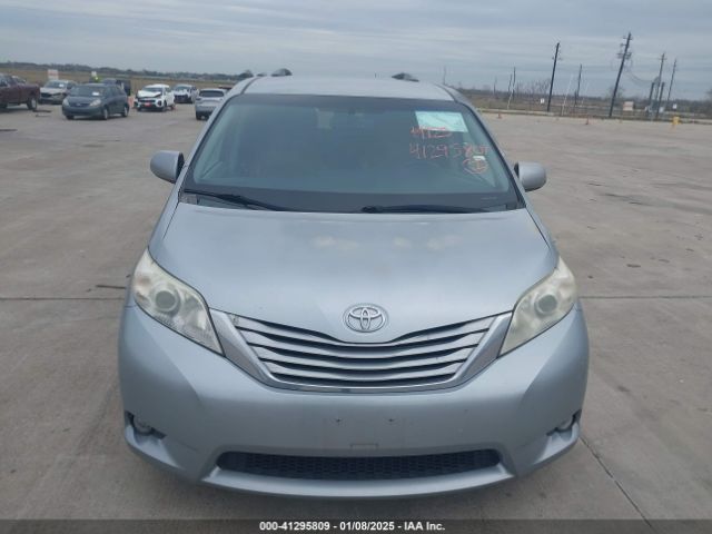 5TDKZ3DCXHS798164 Toyota Sienna Le 8 Passenger