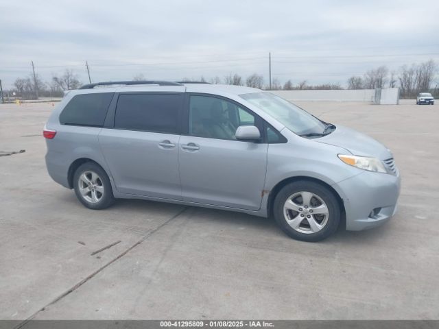 5TDKZ3DCXHS798164 Toyota Sienna Le 8 Passenger