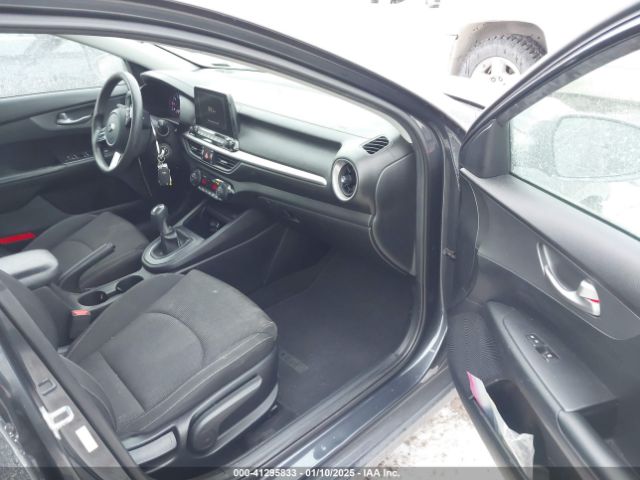 3KPF24AD2KE048932 KIA FORTE FE