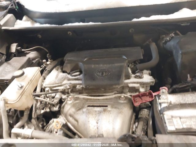 2T3RFREVXJW705500 Toyota Rav4 Xle