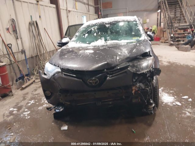 2T3RFREVXJW705500 Toyota Rav4 Xle