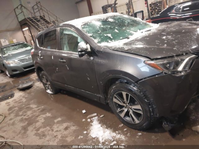2T3RFREVXJW705500 Toyota Rav4 Xle