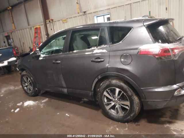 2T3RFREVXJW705500 Toyota Rav4 Xle