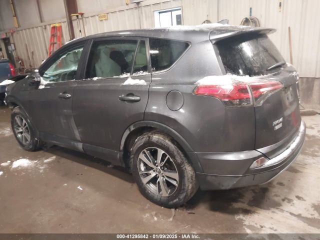 2T3RFREVXJW705500 Toyota Rav4 Xle