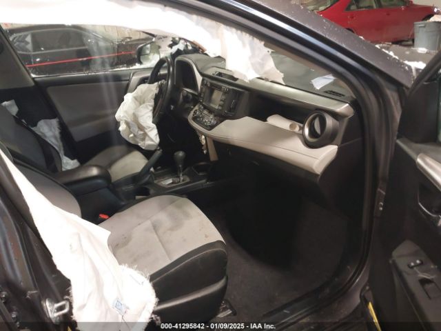 2T3RFREVXJW705500 Toyota Rav4 Xle
