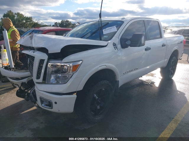 Nissan Titan Pro-4x 2019 1N6AA1E58KN513611 Image 2