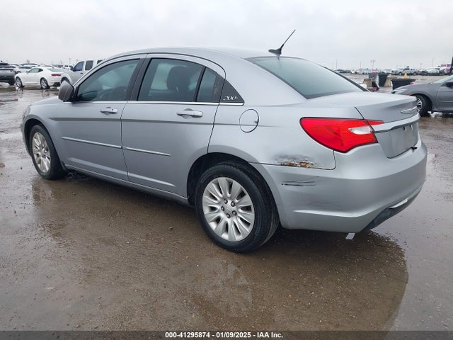 Chrysler 200 LX 2014 1C3CCBAB4EN238075 Image 3