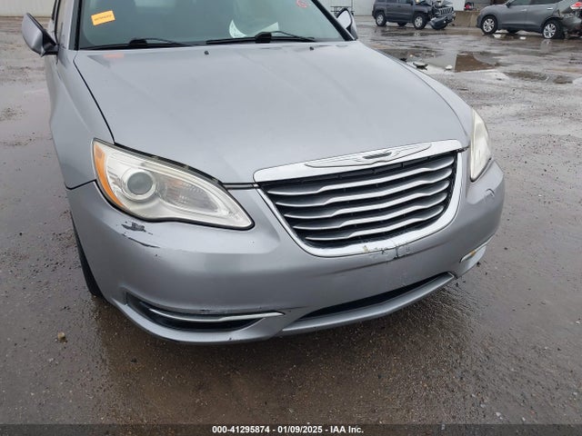 Chrysler 200 LX 2014 1C3CCBAB4EN238075 Image 6