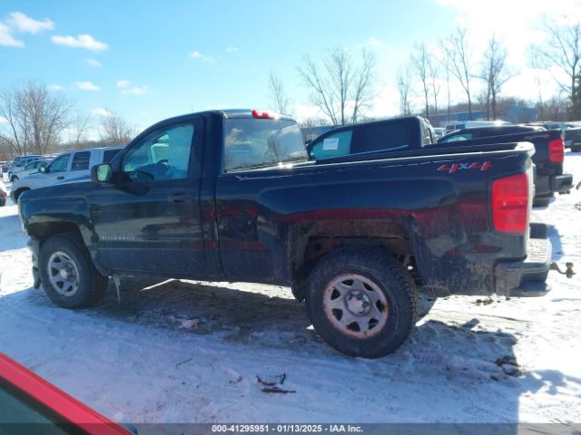 1GCNKNEH7JZ372993 Chevrolet Silverado 1500 Wt