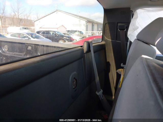 1GCNKNEH7JZ372993 Chevrolet Silverado 1500 Wt