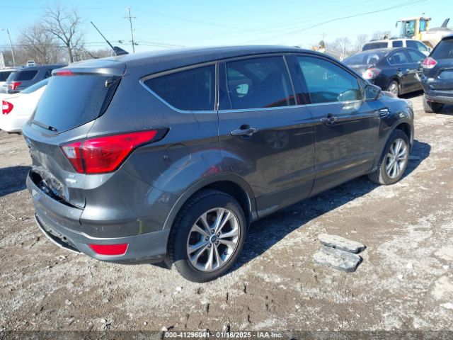 1FMCU0GD3KUA06943 Ford ESCAPE SE