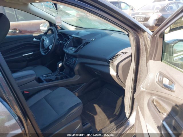 1FMCU0GD3KUA06943 Ford ESCAPE SE