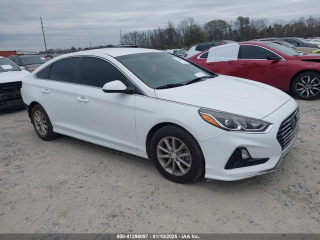 Hyundai SONATA SE 2018 5NPE24AFXJH638030 Image 1