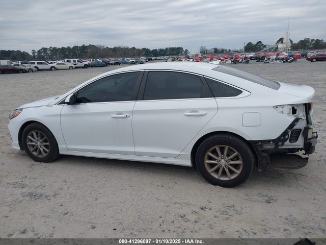 Hyundai SONATA SE 2018 5NPE24AFXJH638030 Image 15