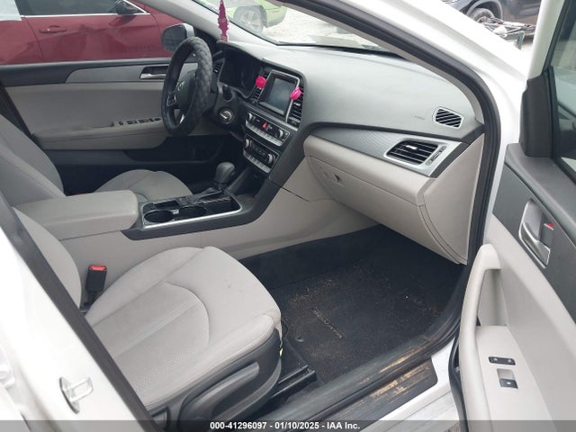Hyundai SONATA SE 2018 5NPE24AFXJH638030 Image 5