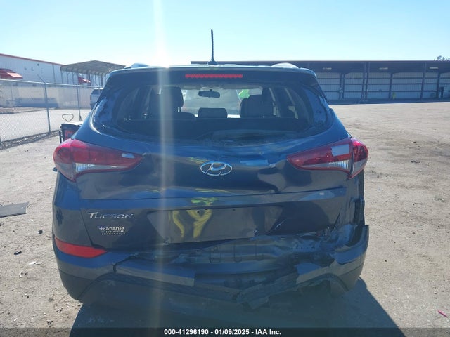 KM8J33A45HU420349 Hyundai TUCSON SE