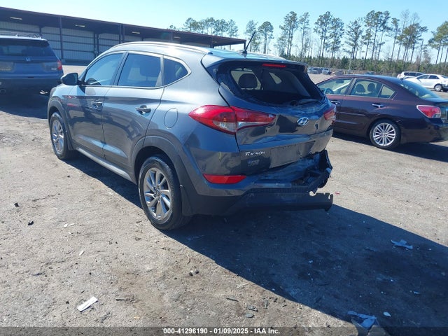 KM8J33A45HU420349 Hyundai TUCSON SE