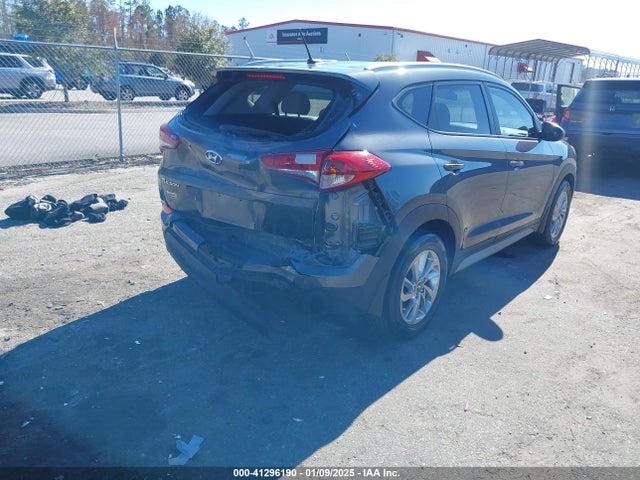 KM8J33A45HU420349 Hyundai TUCSON SE