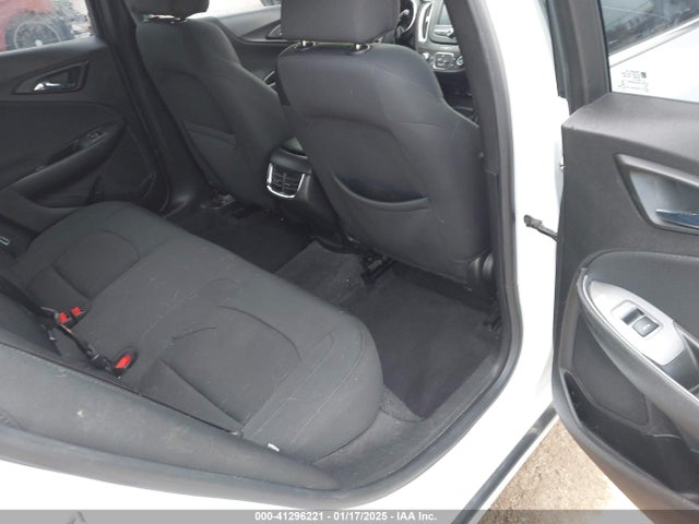 1G1ZE5STXHF120922 Chevrolet MALIBU 1LT