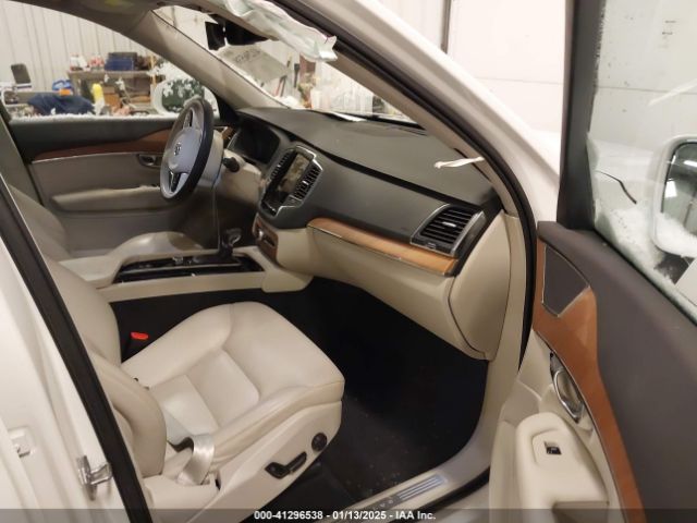 YV4102PK0N1801551 Volvo Xc90 T5 Momentum 7 Passenger