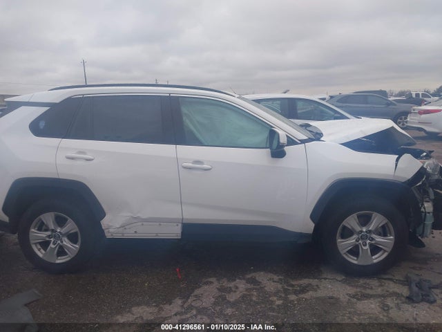 2T3W1RFV1KW050712 Toyota Rav4 Xle