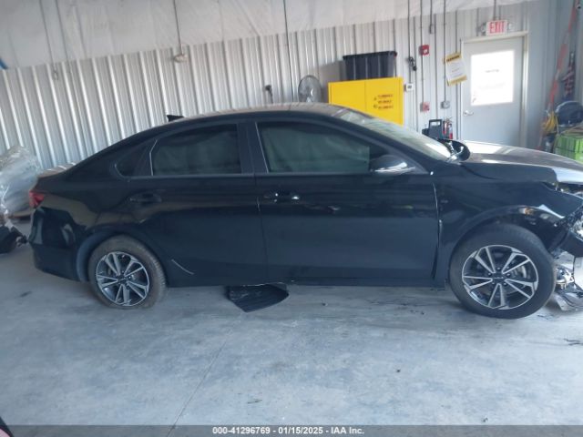 3KPF24AD9PE618822 KIA Forte Lxs