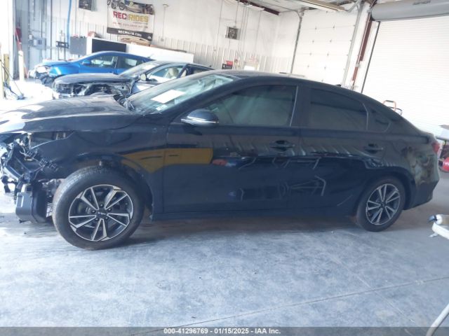 3KPF24AD9PE618822 KIA Forte Lxs