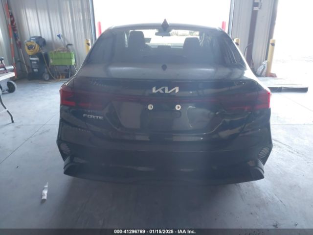 3KPF24AD9PE618822 KIA Forte Lxs