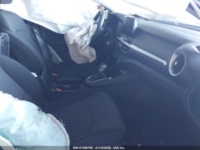 3KPF24AD9PE618822 KIA Forte Lxs