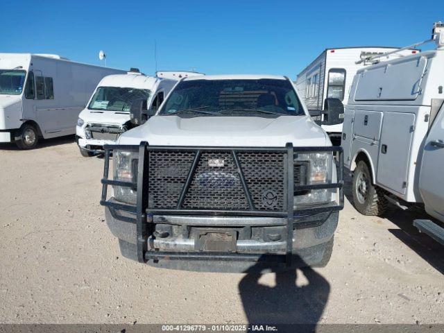 1FT7W2B69KEE90132 Ford F-250 Xl
