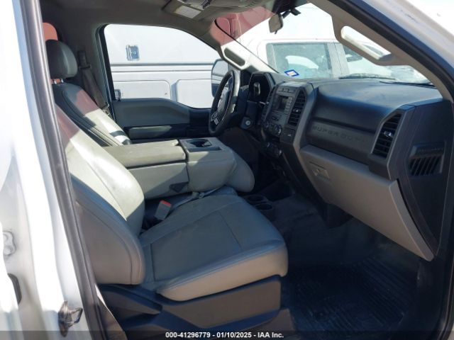 1FT7W2B69KEE90132 Ford F-250 Xl