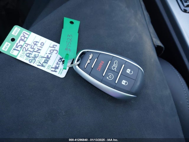 41296840 :رقم المزاد ، ZASPAKBN9R7D78295 vin ، 2024 Alfa Romeo Stelvio Competizione Awd مزاد بيع