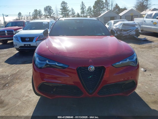 41296840 :رقم المزاد ، ZASPAKBN9R7D78295 vin ، 2024 Alfa Romeo Stelvio Competizione Awd مزاد بيع
