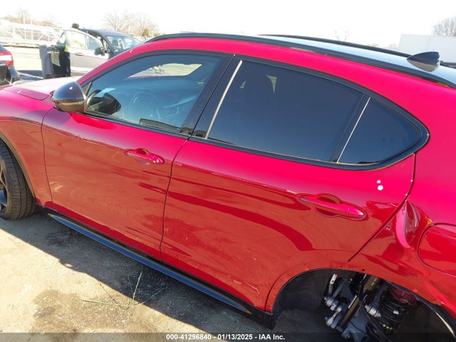 41296840 :رقم المزاد ، ZASPAKBN9R7D78295 vin ، 2024 Alfa Romeo Stelvio Competizione Awd مزاد بيع