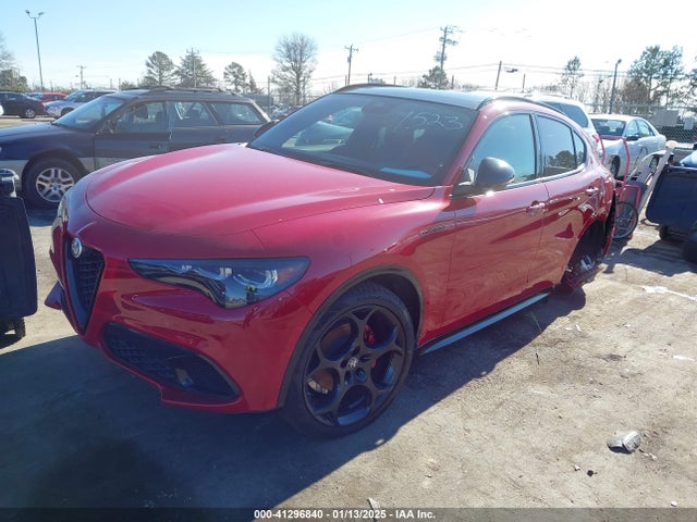 41296840 :رقم المزاد ، ZASPAKBN9R7D78295 vin ، 2024 Alfa Romeo Stelvio Competizione Awd مزاد بيع