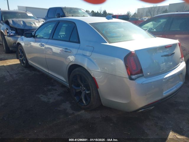 2021 CHRYSLER 300 2C3CCABG2MH524079 Photo 2
